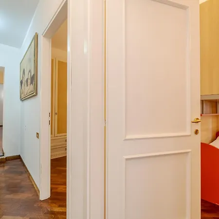 Guesthost - Porto Antico X6 Apartman