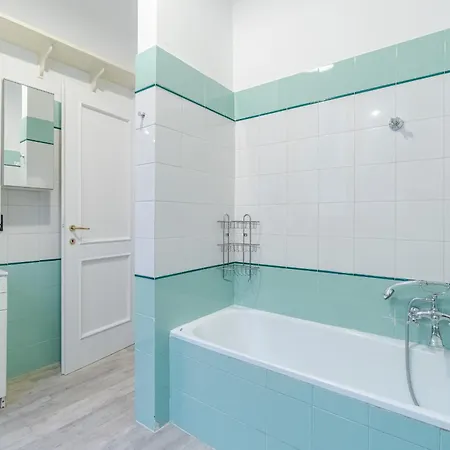 Guesthost - Porto Antico Apartment Genua